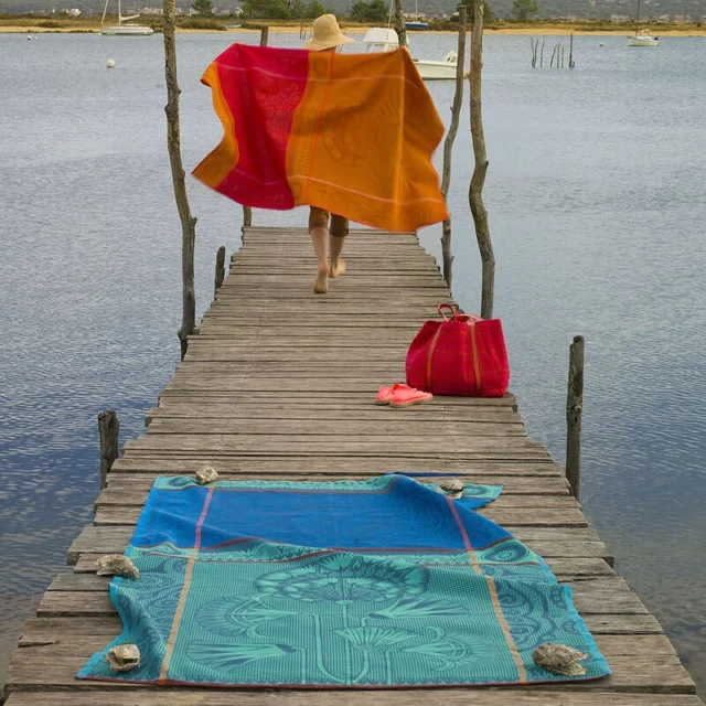Pünktlich zum Sommeranfang dürfen wir uns auf ein sommerliches Wochenende freuen. Vielleicht geht’s ja an den See oder ins Freibad? Wir haben wunderschöne Strandtücher. Kommt vorbei und überzeugt euch selbst!

#sommer #sommeranfang #summer #summervibes #sonne #sonnegenießen #draußen #strand #strandtuch #erholung #outdoors #freizeit #lifestyle #conceptstore #shoplocal #halle #hallesaale #salzstadthalle