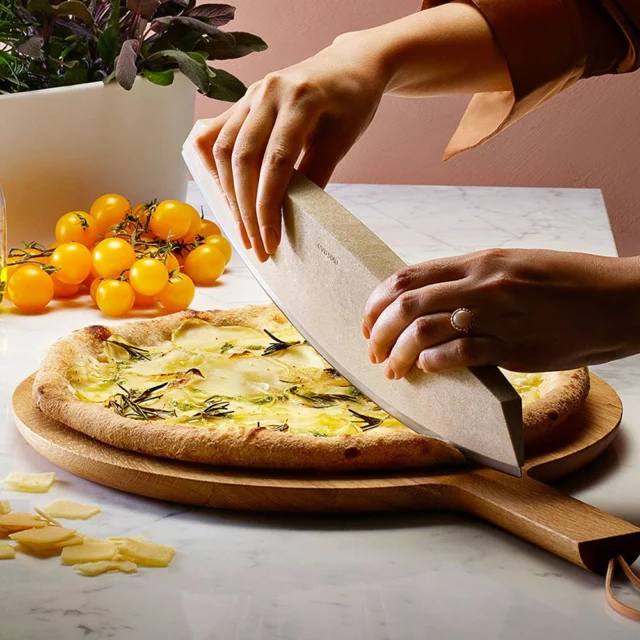 Das Wochenende wird ziemlich wechselhaft. Zeit für gemütliche Stunden zuhause. Vielleicht wird gemeinsam gekocht. Wir haben tolle Küchenhelfer und Leckeres für euer Lieblingsessen. Kommt vorbei und überzeugt euch selbst!

#wochenende #weekend #endlich #weekendvibes #zeitmitfreunden #kochen #kitchendesign #lecker #küchenhelfer #accessories #design #conceptstore #shoplocal #halle #hallesaale #halleandersaale